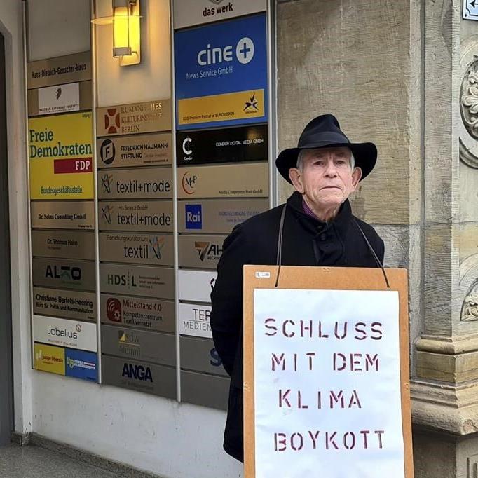 Climate activists protest Germany's transportation policies